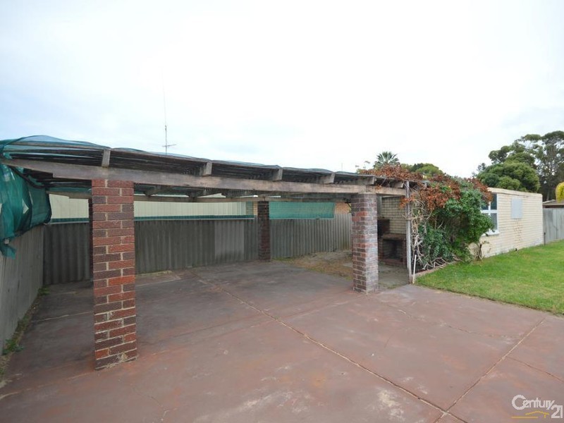 2 Nevis Place, Safety Bay WA 6169