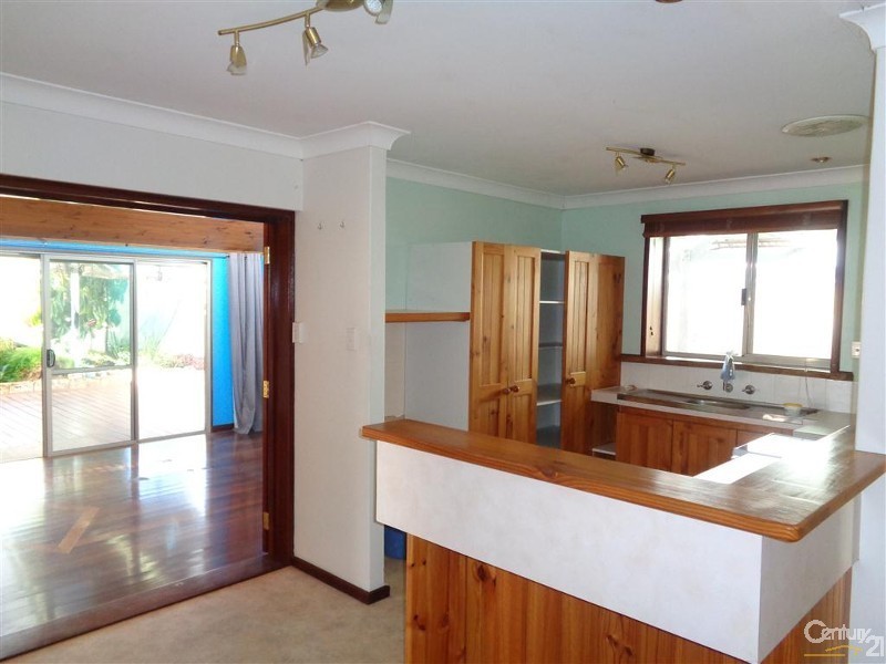 31 Warnbro Sound Avenue, Warnbro WA 6169