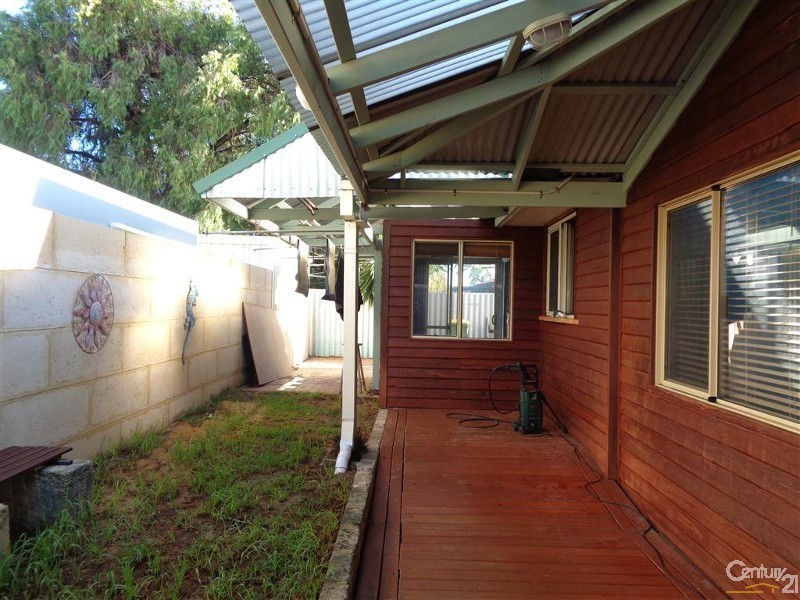 31 Warnbro Sound Avenue, Warnbro WA 6169
