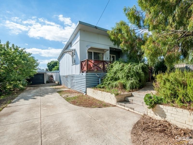 4 Willis Street, Warnbro WA 6169