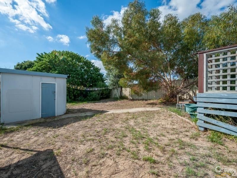 4 Willis Street, Warnbro WA 6169