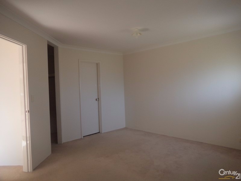 61 Montebourg Meander, Port Kennedy WA 6172
