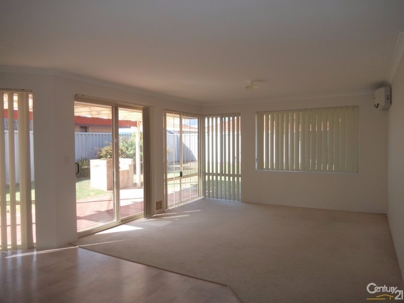 61 Montebourg Meander, Port Kennedy WA 6172