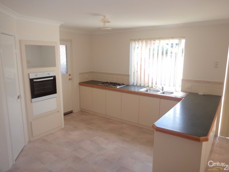 61 Montebourg Meander, Port Kennedy WA 6172