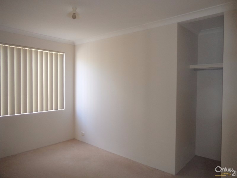 61 Montebourg Meander, Port Kennedy WA 6172