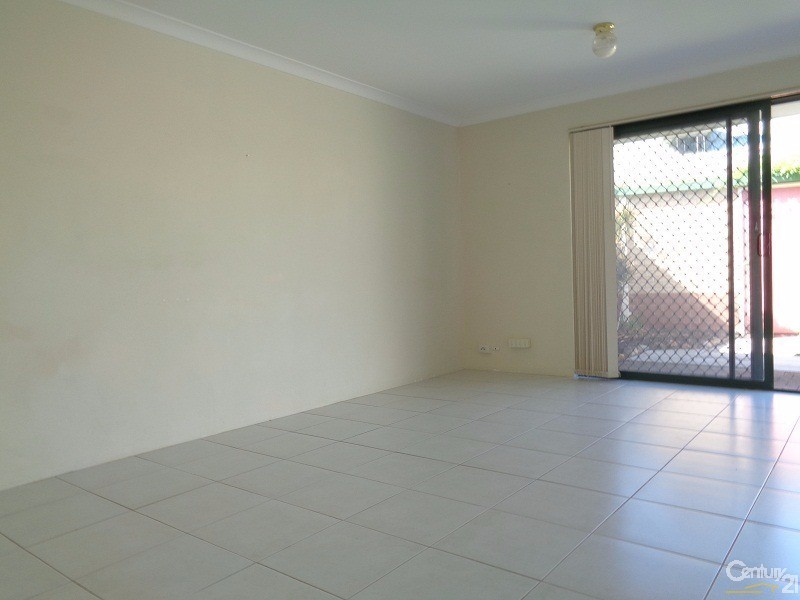 4/14 Hawkins Street, Rockingham WA 6168