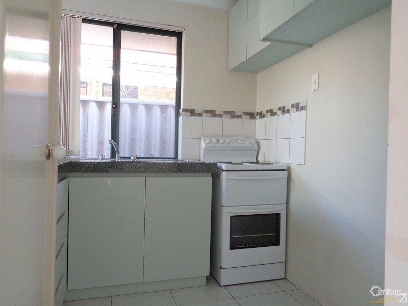 4/14 Hawkins Street, Rockingham WA 6168