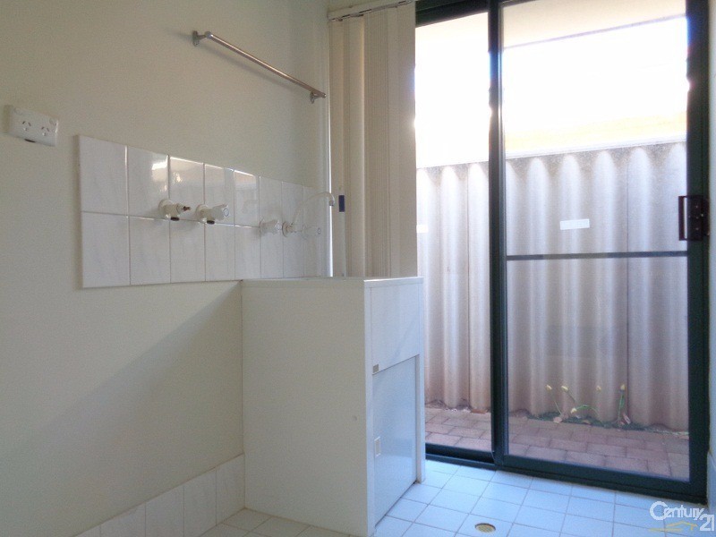 4/14 Hawkins Street, Rockingham WA 6168