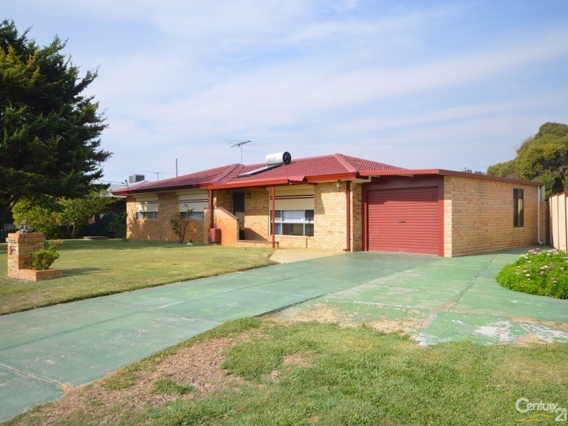 2 Haselmere Circus, Rockingham WA 6168