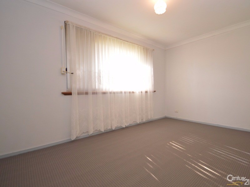 2 Haselmere Circus, Rockingham WA 6168