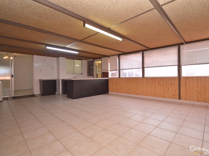 2 Haselmere Circus, Rockingham WA 6168