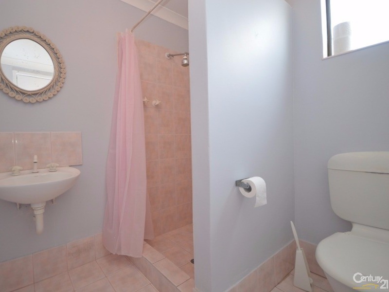 2 Haselmere Circus, Rockingham WA 6168