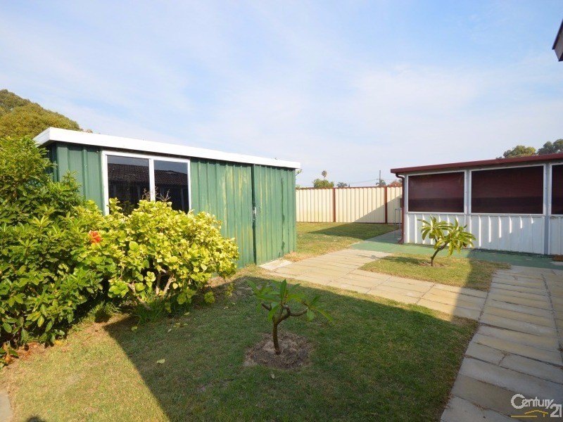 2 Haselmere Circus, Rockingham WA 6168