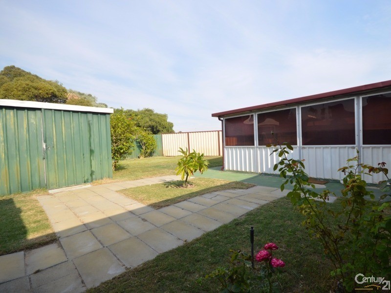 2 Haselmere Circus, Rockingham WA 6168