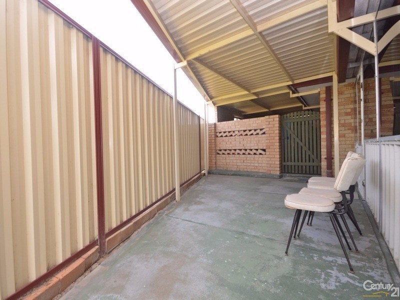 2 Haselmere Circus, Rockingham WA 6168