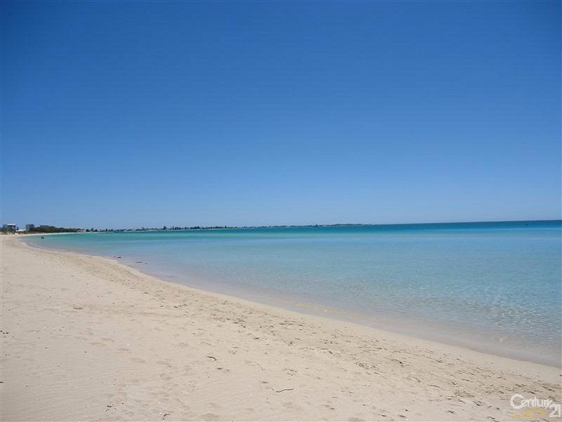 8 Weld Street, Rockingham WA 6168