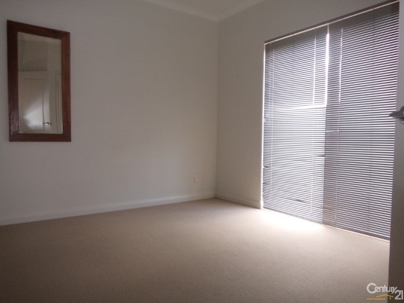 8 Weld Street, Rockingham WA 6168