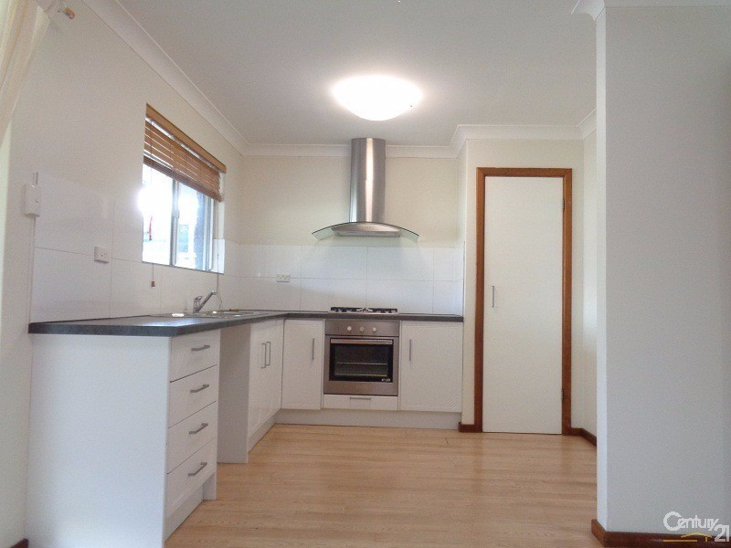 73 June Road, Safety Bay WA 6169