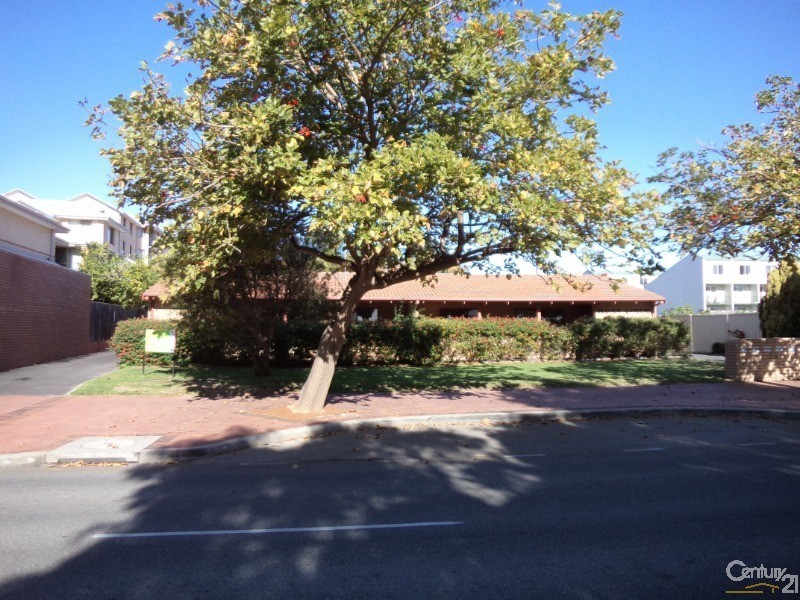 1/53 Rockingham Beach Road, Rockingham WA 6168