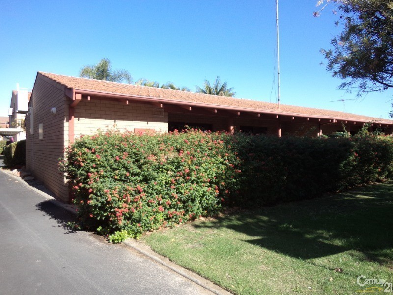 1/53 Rockingham Beach Road, Rockingham WA 6168