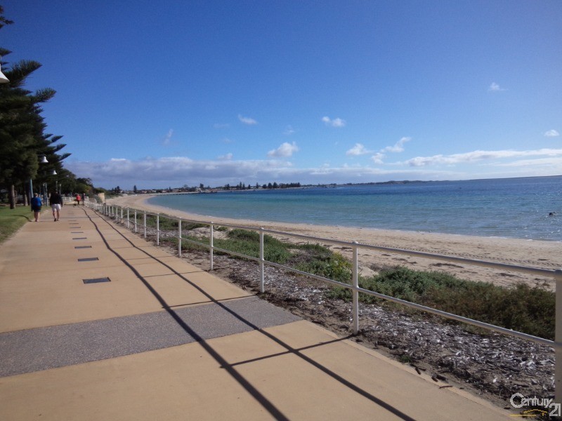 1/53 Rockingham Beach Road, Rockingham WA 6168