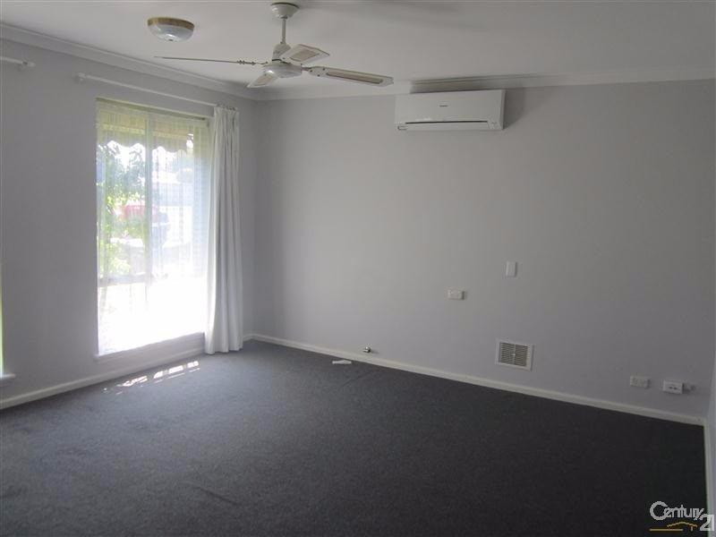 19 Varley Crescent, Cooloongup WA 6168