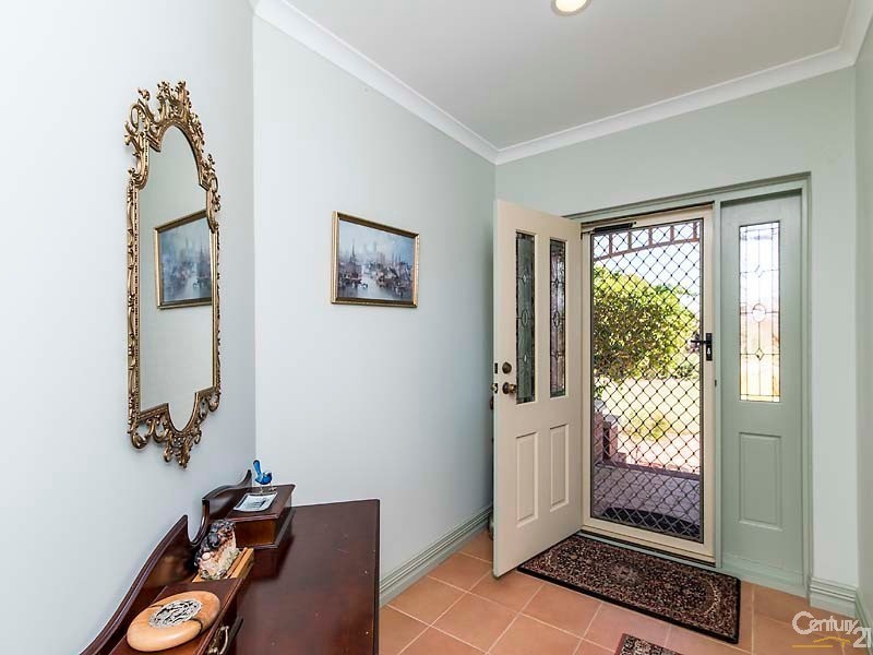 24 Mirror Cove, Waikiki WA 6169