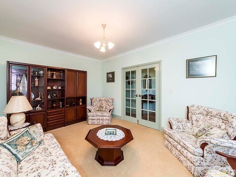 24 Mirror Cove, Waikiki WA 6169