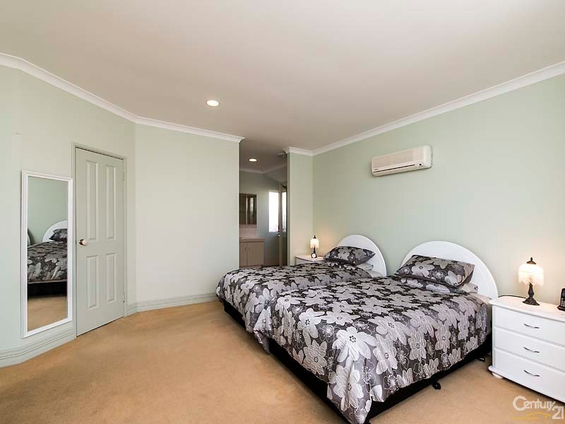 24 Mirror Cove, Waikiki WA 6169