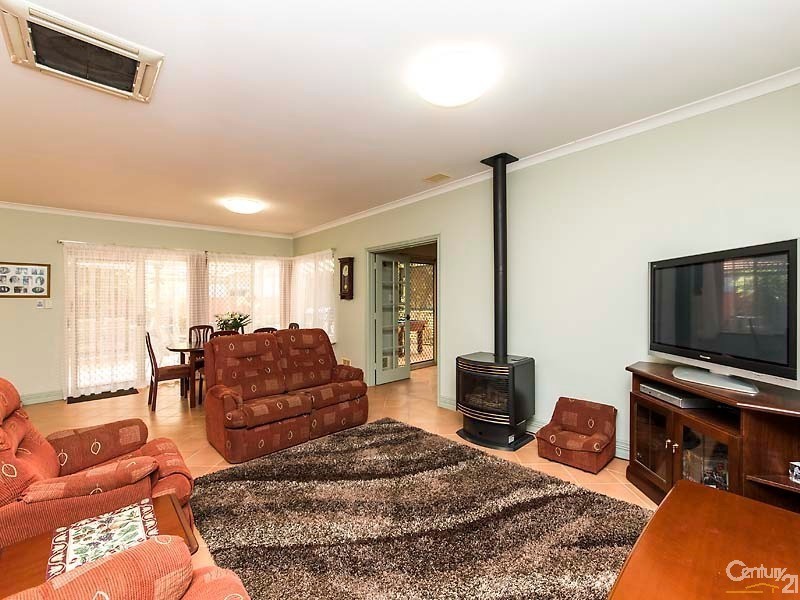 24 Mirror Cove, Waikiki WA 6169