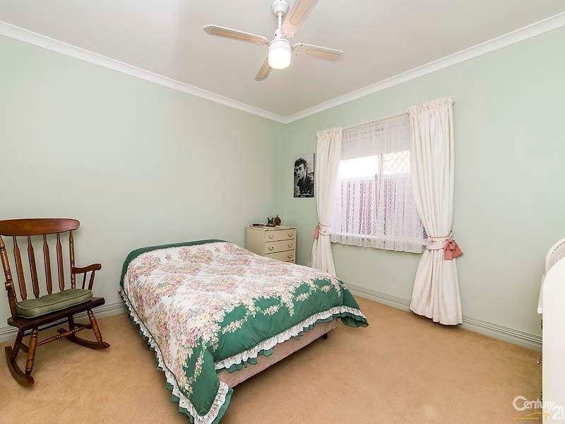 24 Mirror Cove, Waikiki WA 6169