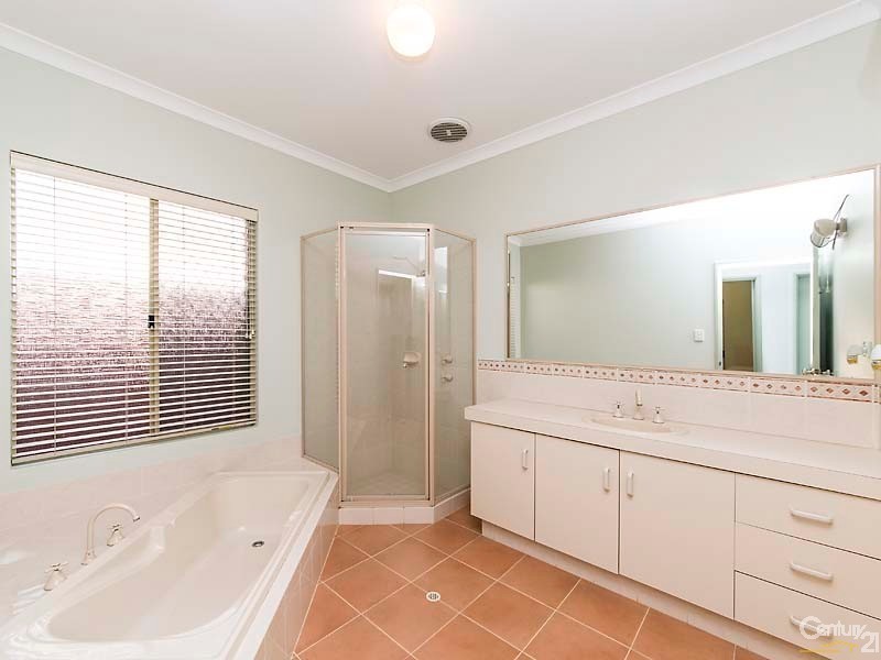 24 Mirror Cove, Waikiki WA 6169