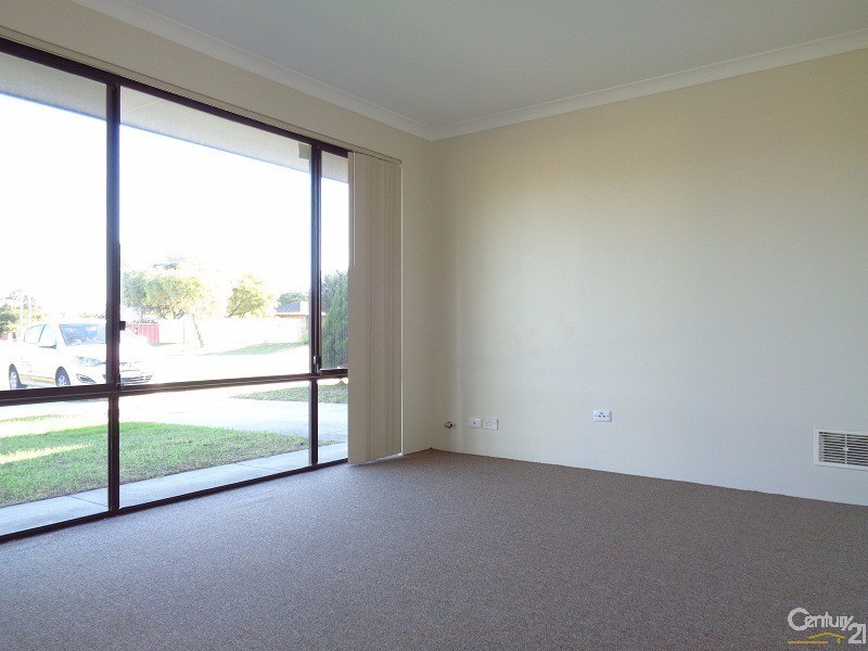 11 Murchison Road, Cooloongup WA 6168