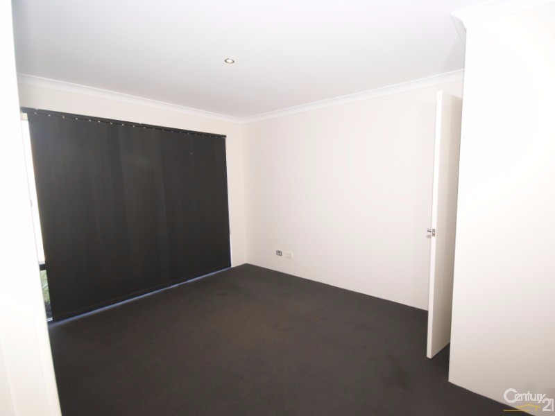 16 Halstead Turn, Wellard WA 6170