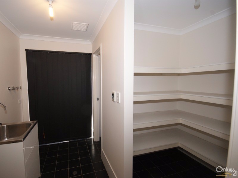 16 Halstead Turn, Wellard WA 6170