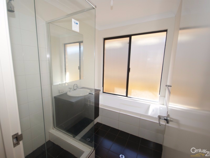 16 Halstead Turn, Wellard WA 6170