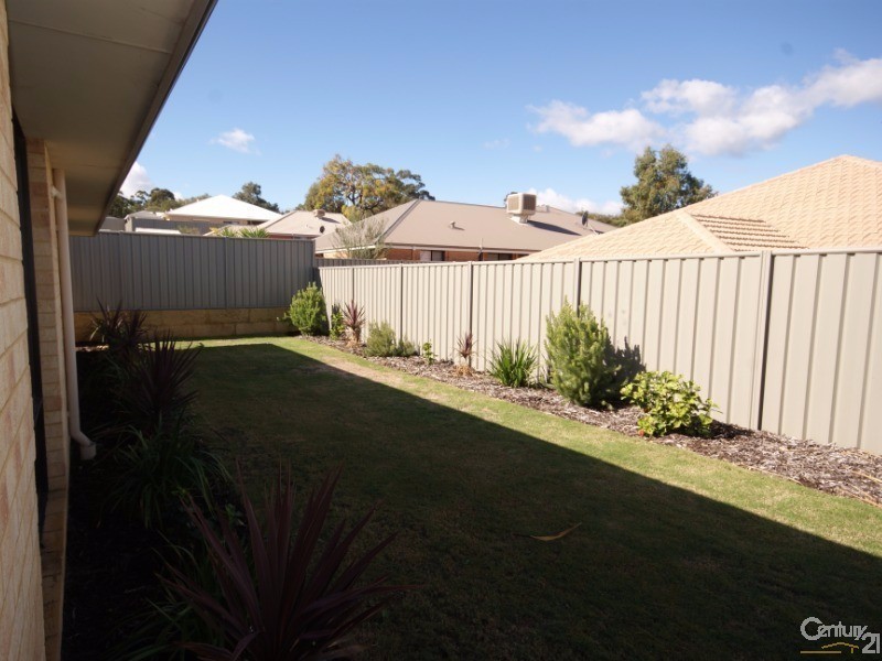 16 Halstead Turn, Wellard WA 6170