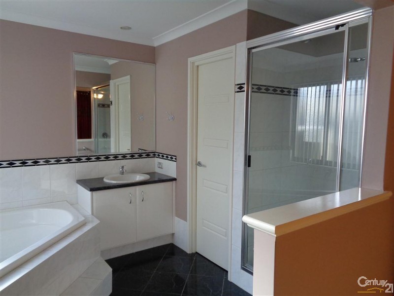 48 Brindabella Avenue, Rockingham WA 6168