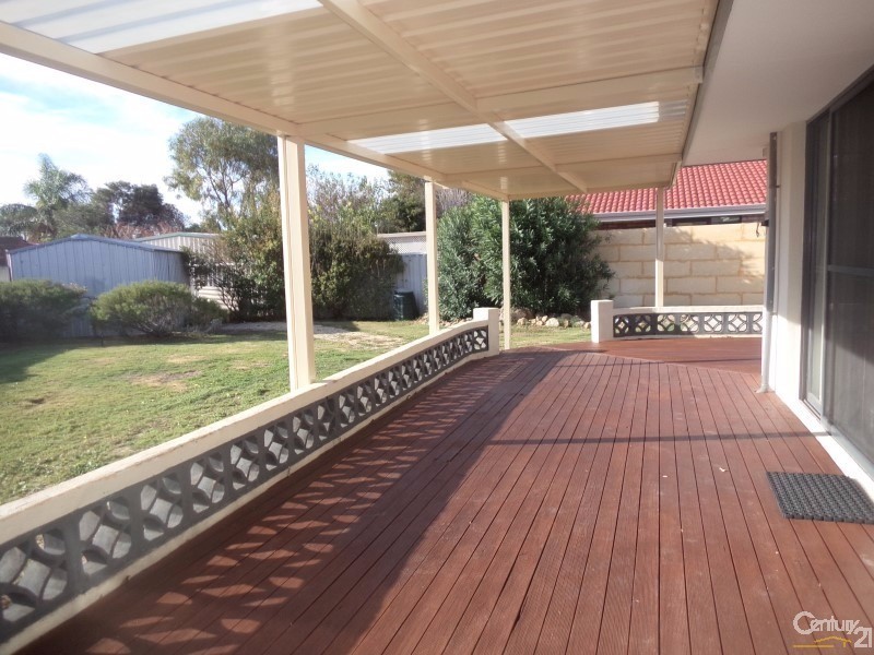 28 Malibu Road, Safety Bay WA 6169