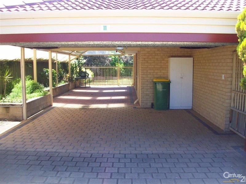 11 McGuire Mews, Rockingham WA 6168