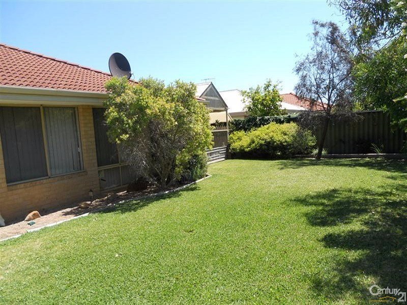 11 McGuire Mews, Rockingham WA 6168