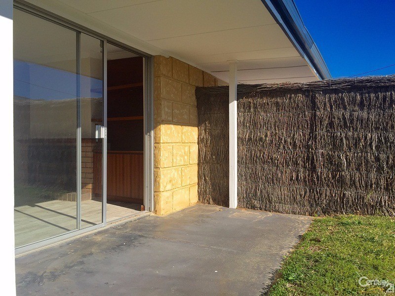 7 Short Street, Safety Bay WA 6169