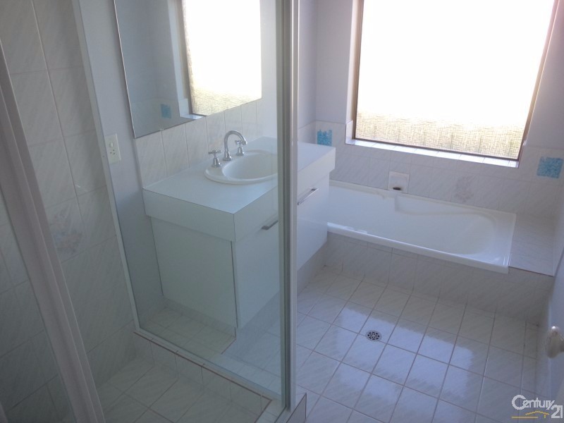 6 Bondi Crescent, Warnbro WA 6169