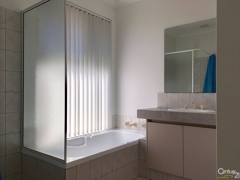 24 Lindeman Court, Waikiki WA 6169