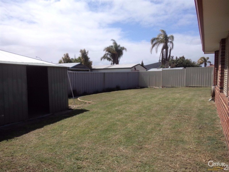 24 Lindeman Court, Waikiki WA 6169