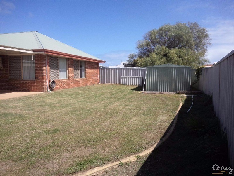 24 Lindeman Court, Waikiki WA 6169