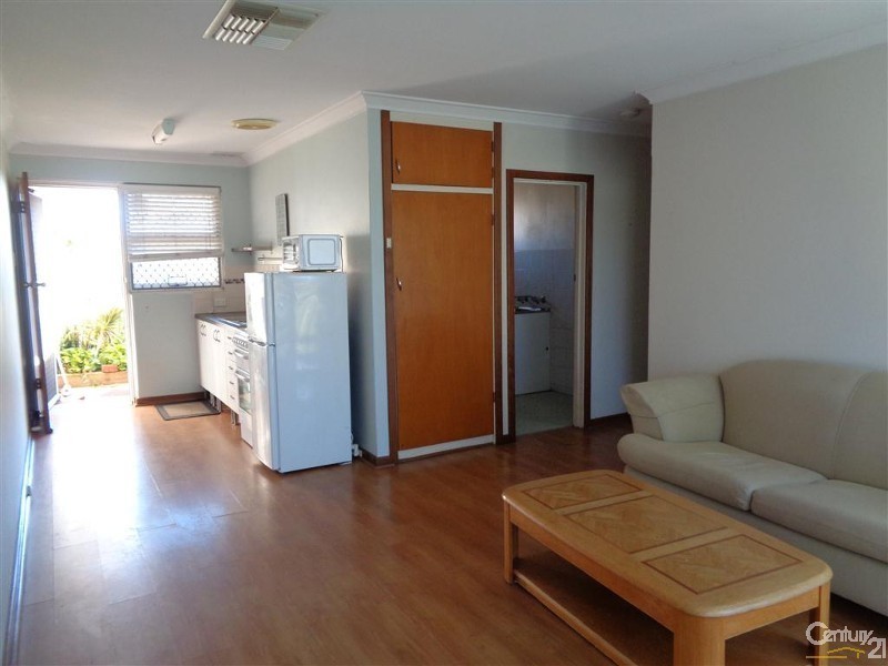 2/72 Kent Street, Rockingham WA 6168