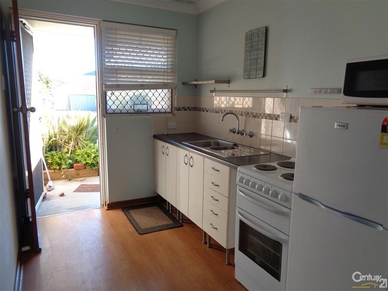 2/72 Kent Street, Rockingham WA 6168