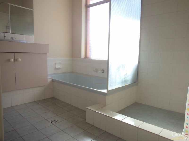 4 Macau Place, Warnbro WA 6169