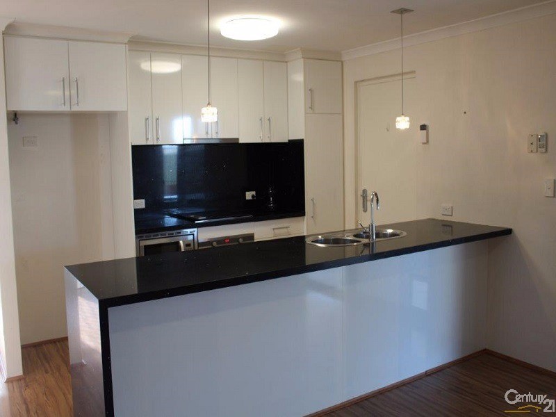 18 Campden Loop, Parmelia WA 6167